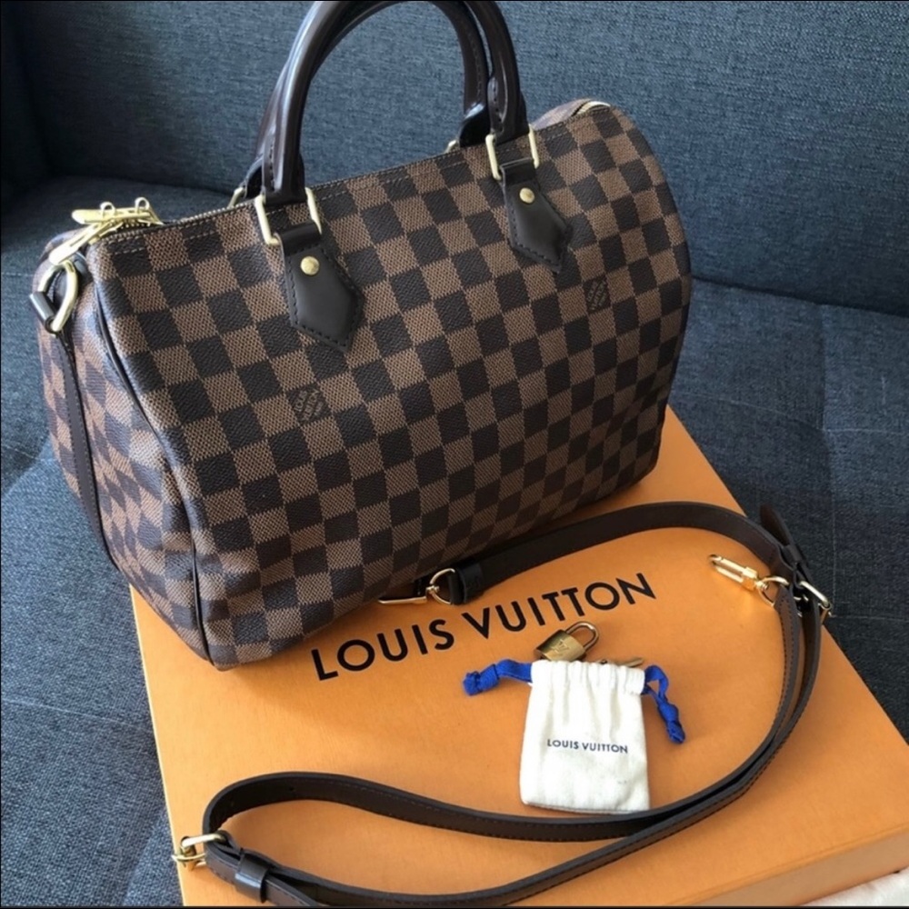 Authentic Louis Vuitton speedy
BANDOULIÈRE 30